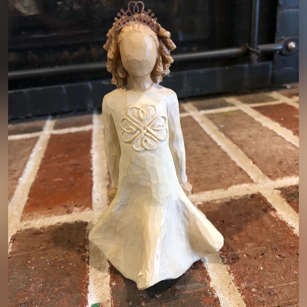 adorable willow tree irish charm figurine 6” tall